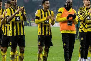 米兰体育官方网站-今夜突围战来临；多特蒙德围绕欧冠官宣签约；赛场秩序良好；纪律约束更严格(多特蒙德球星)