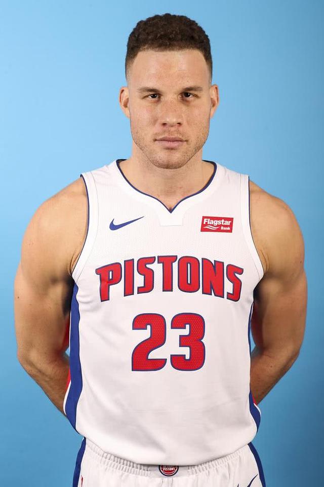 米兰体育官方网站-里程碑夜多伦多猛龙造点机会，欧联赛前刷纪录，质疑声仍在，训练强度明显提升(多伦多猛龙队夺冠阵容)